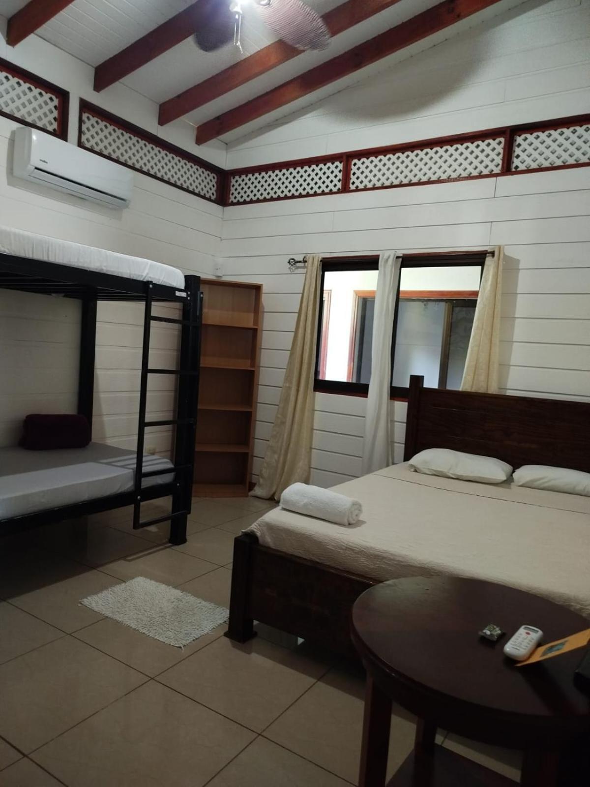Hotel Liah'S Tortuguero Exterior foto